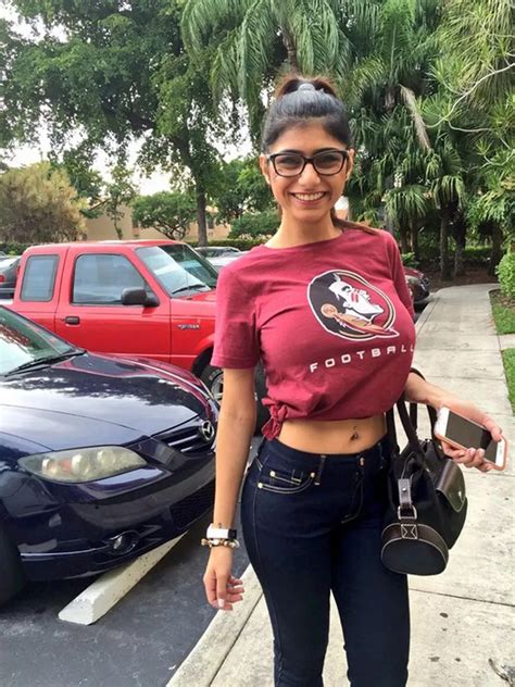 mia khalifa sex photos|Mia Khalifa Porn Star Photos